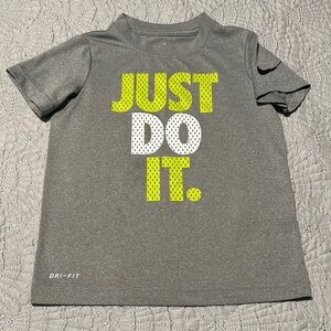 Nike Kids Gray T-Shirt, EUC, Size 6